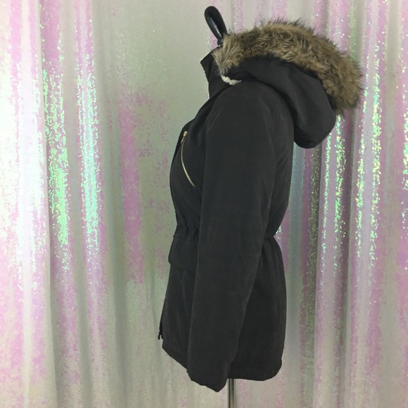 Nautica Coat -XSP - Amazing! Furry hood! - Picture 2 of 8